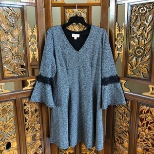 Elle Speckle V-Neck Flare Sleeve Dress